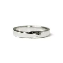 Load image into Gallery viewer, Talon Wrap Narrow Ring - Silver
