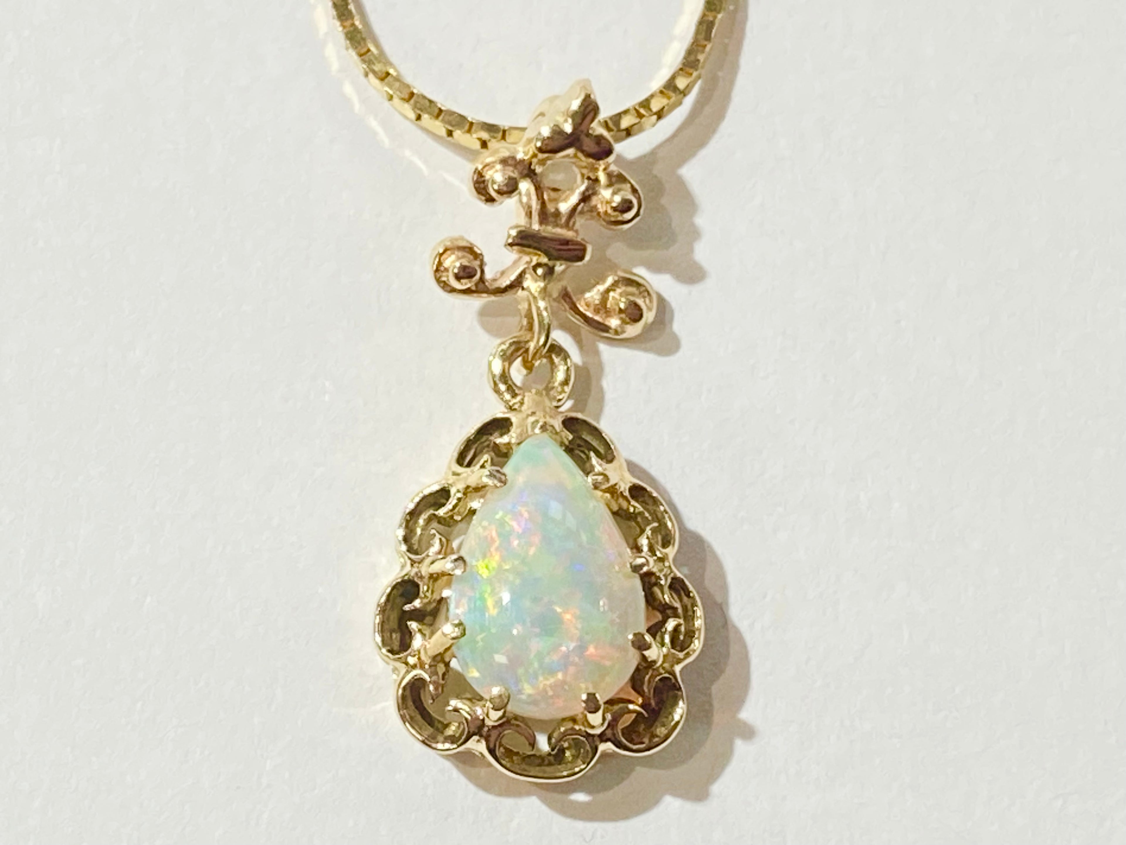 Opal Drop Pendant with Scalloped Design - Yellow Gold