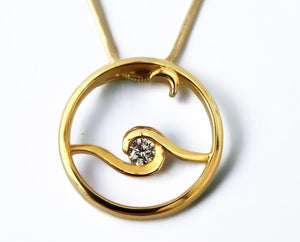 Moon Glow pendant with Diamond Center - Yellow Gold
