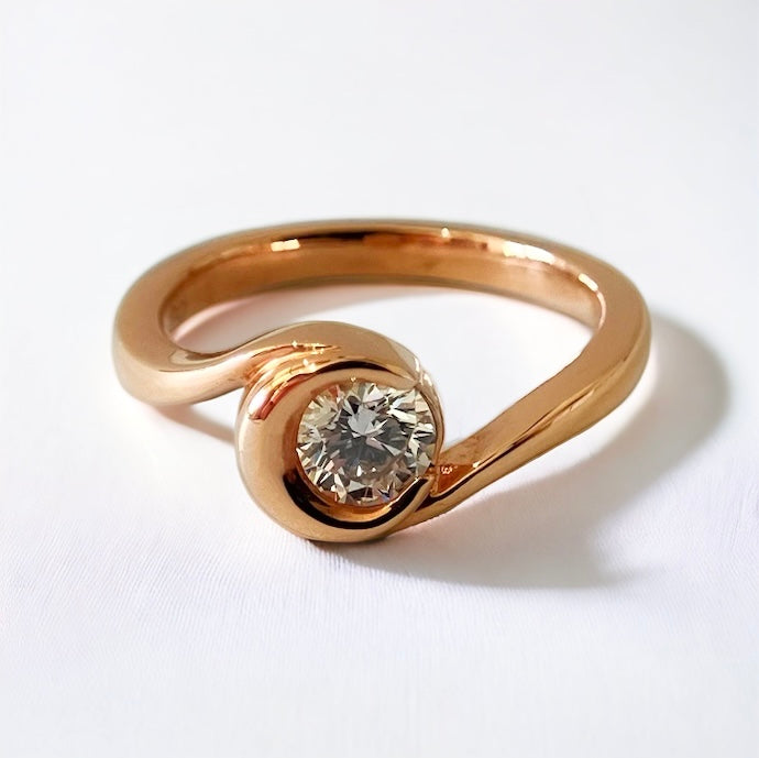 Crescent Moon Wave Ring with Diamond- Rose Gold