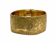 Load image into Gallery viewer, Greek Motif Bracelet - Yellow Gold
