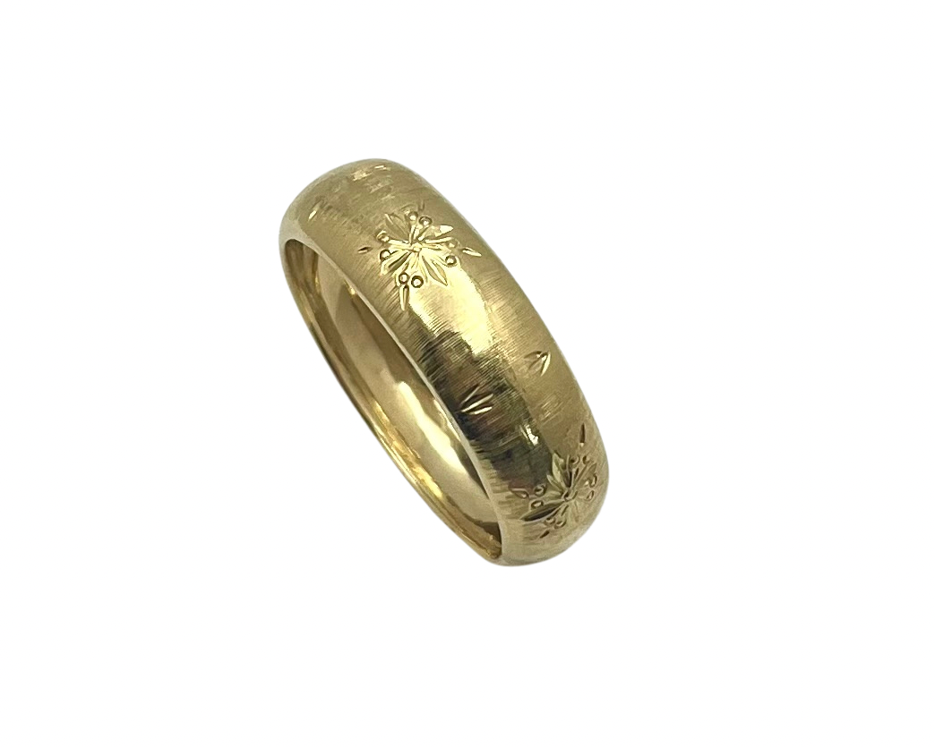 Engraved Band - Yellow Gold