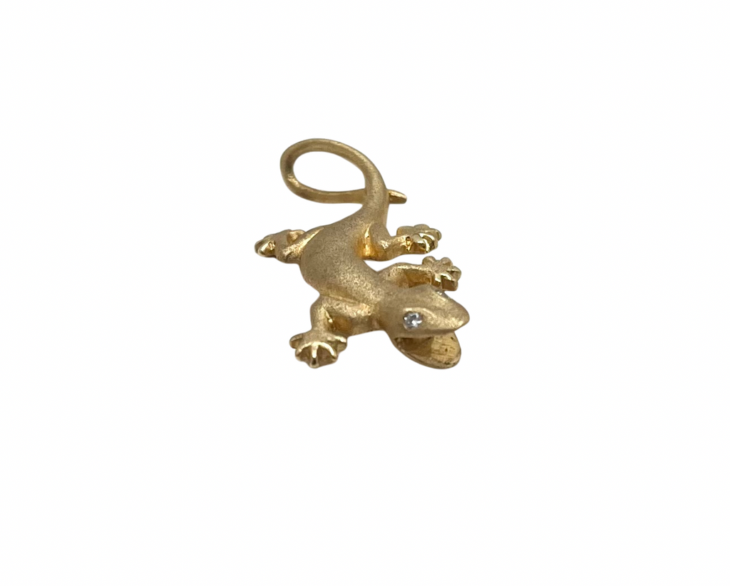 Gecko Pendant with Diamond Eyes - Yellow Gold
