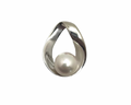 Pearl Pendant - White Gold