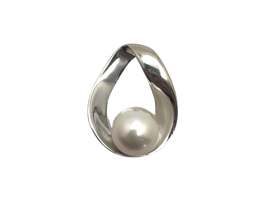 Pearl Pendant - White Gold