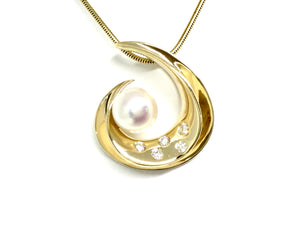 Pearl Swirl Pendant w/ Diamonds - Yellow Gold