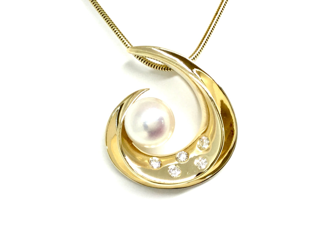 Pearl Swirl Pendant w/ Diamonds - Yellow Gold