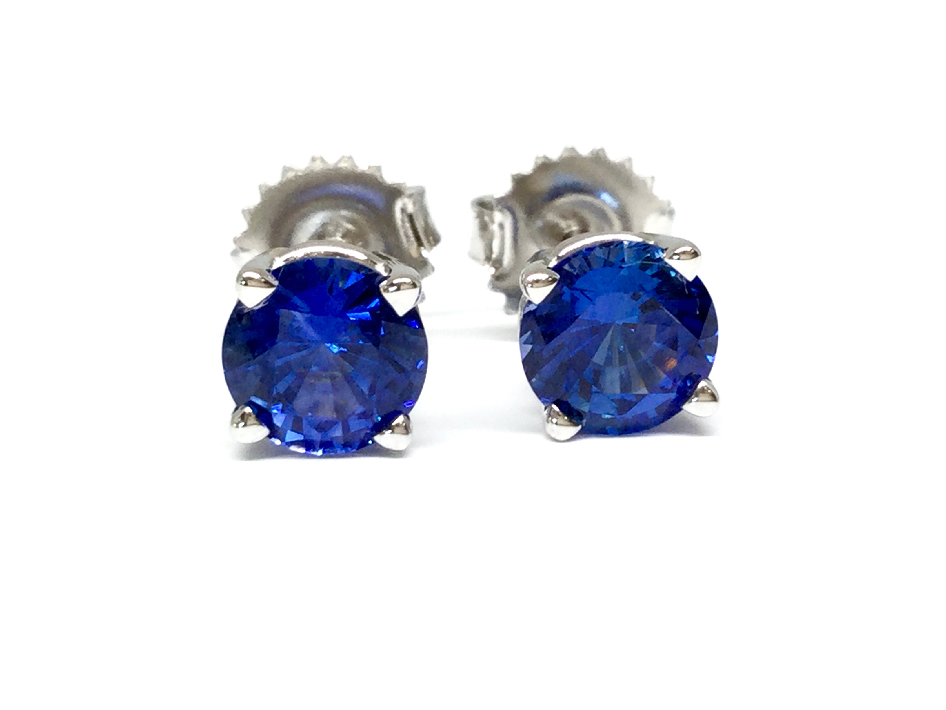 Sapphire Stud Earrings 6mm - White Gold