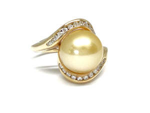 Golden Pearl Ring w/ Diamond Swirl - Yellow Gold