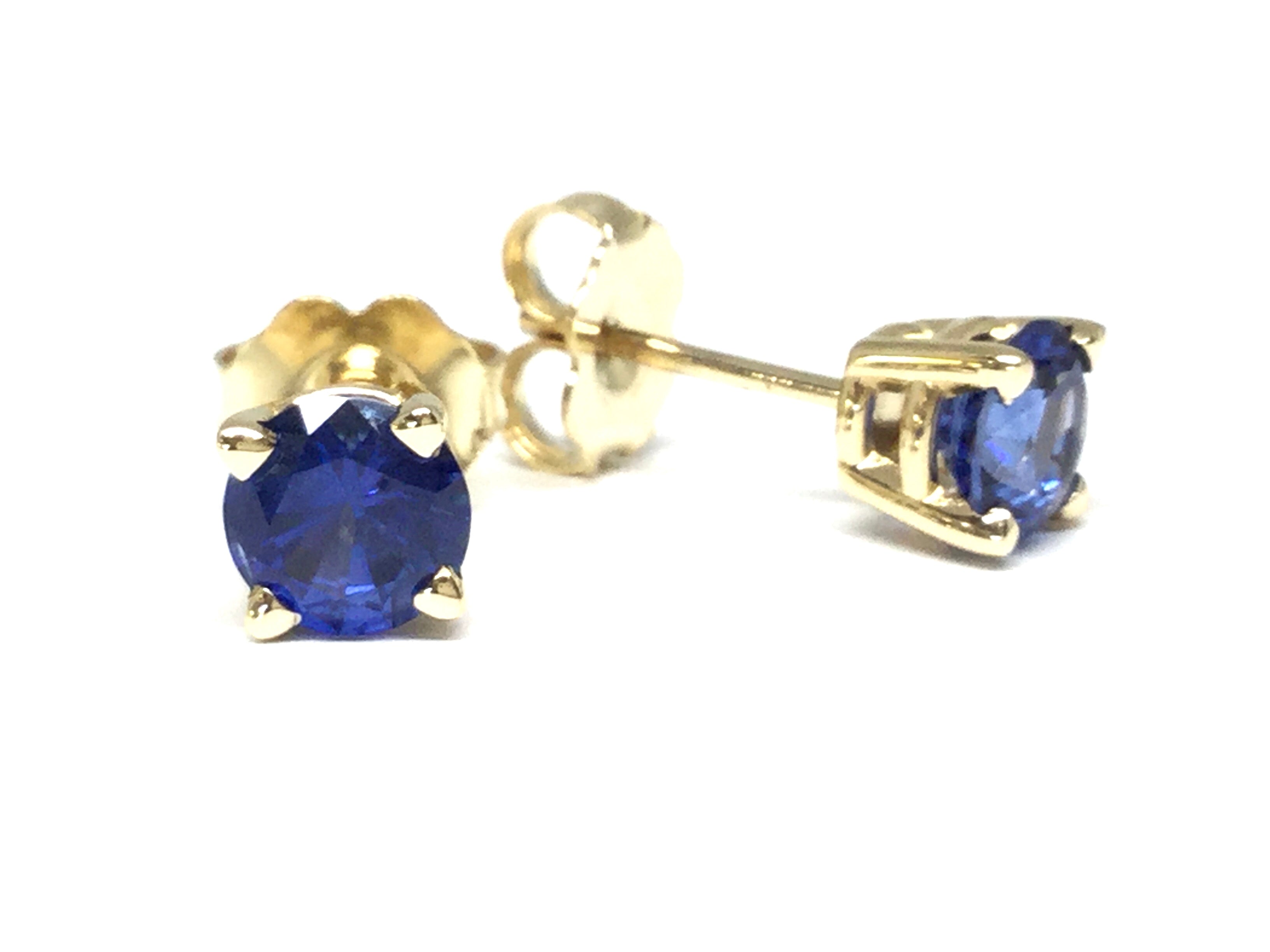 Sapphire Stud Earrings 5.5mm - Yellow Gold