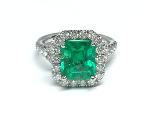 2.82ct Emerald Ring w/ Diamond Halo, Split Shank & Gallery - Platinum
