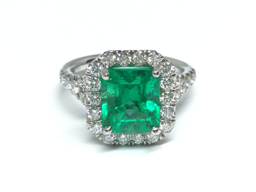 2.82ct Emerald Ring w/ Diamond Halo, Split Shank & Gallery - Platinum